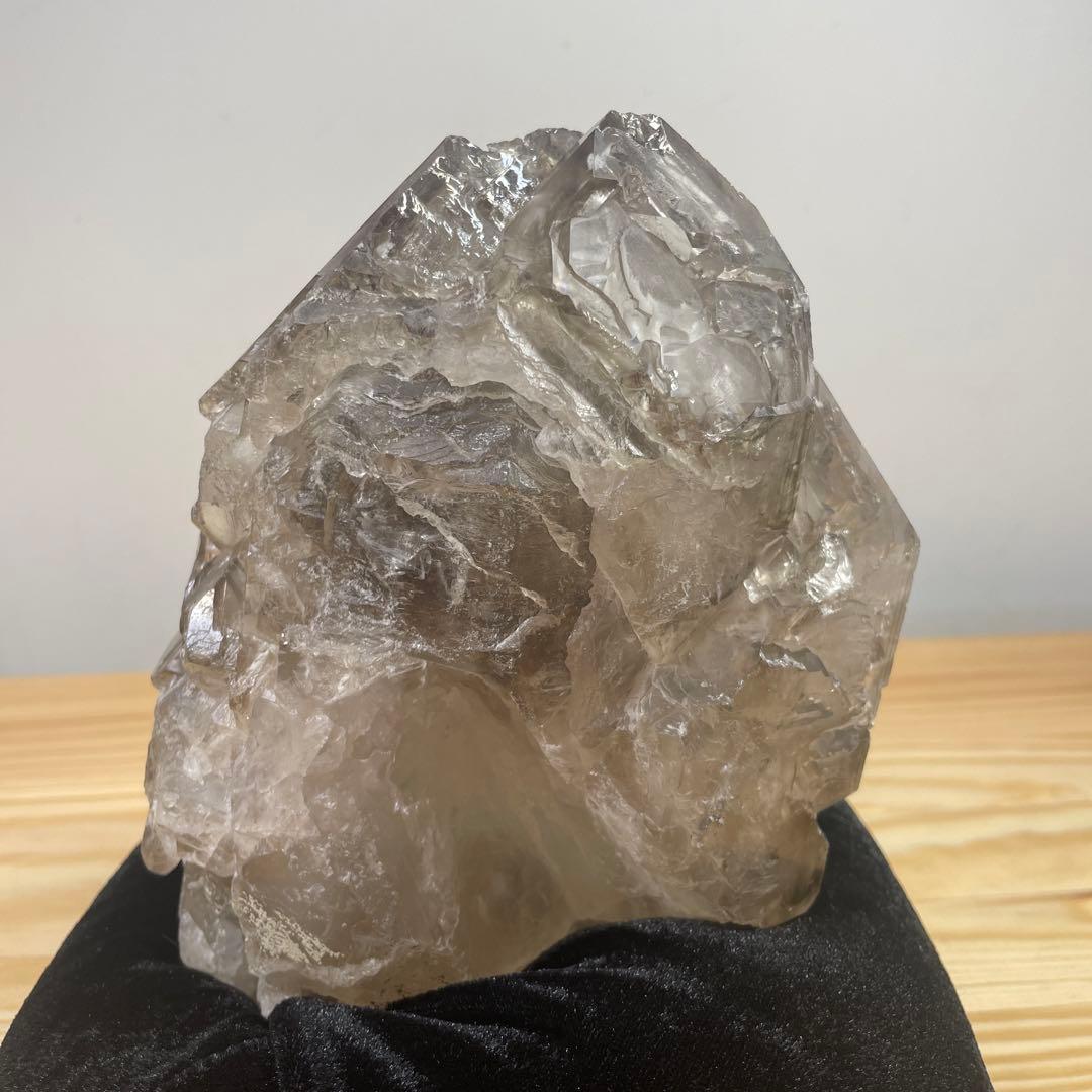 お値下げ　特大　スモーキーエレスチャル水晶　原石　1900g