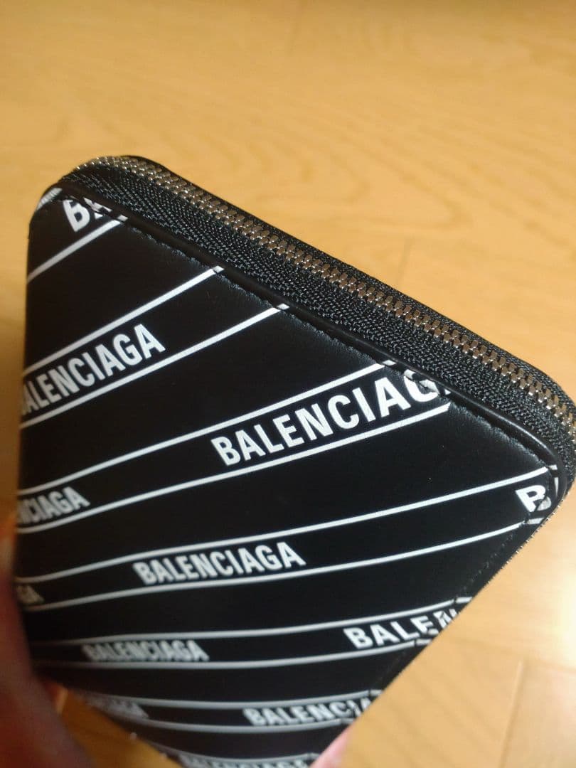 BALENCIAGA ロゴプリント 長財布