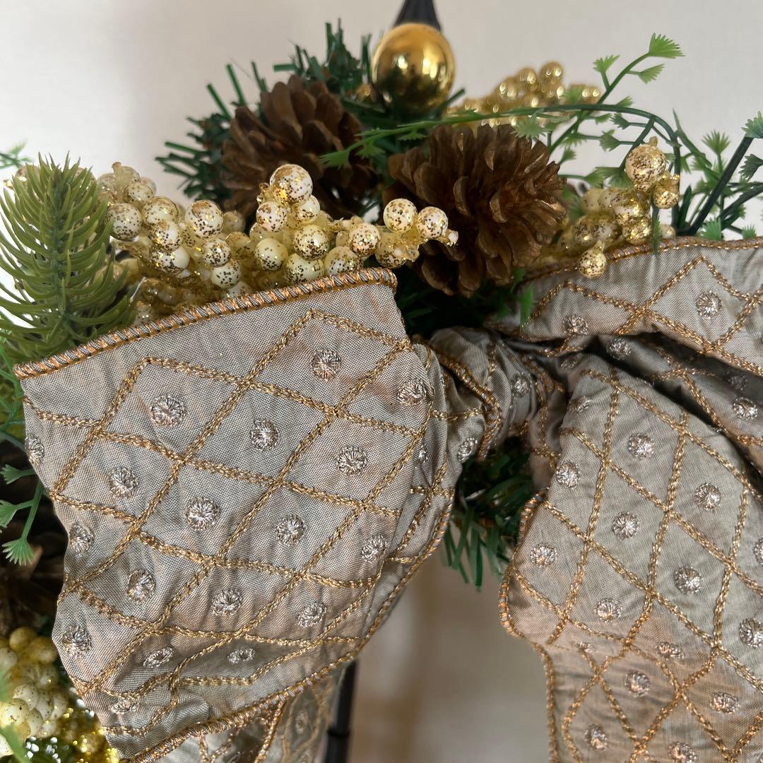 クリスマスリース ゴールドリボン 松ぼっくり