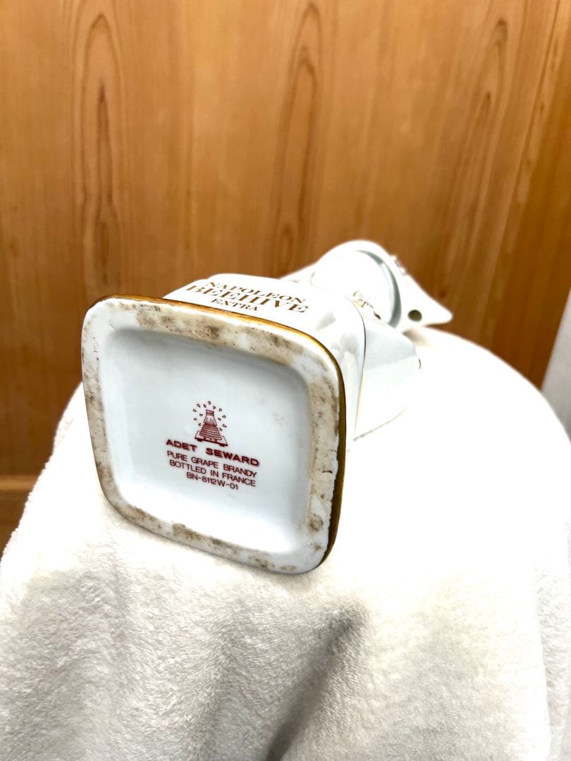 NAPOLEON BEEHIVE EXTRA ブランデー　陶器ボトル　未開栓