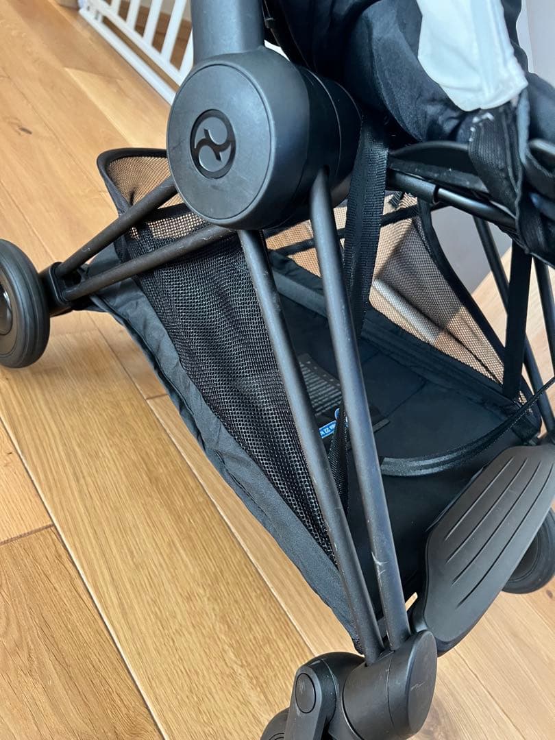 ホワイトブラックフレーム cybex サイベックスコヤ　他付属品4点セット