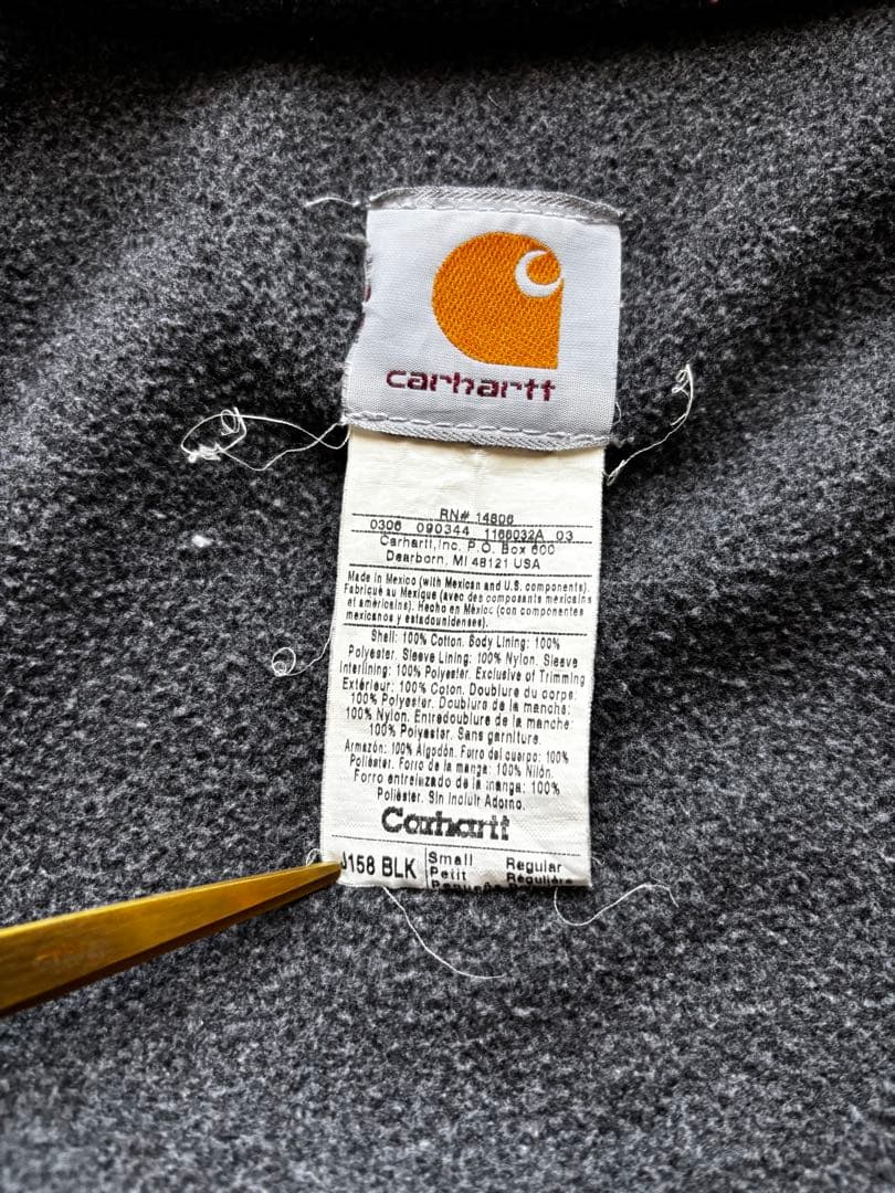 Carhartt カーハート　アクティブジャケット　ブラック　Sサイズ　フェード