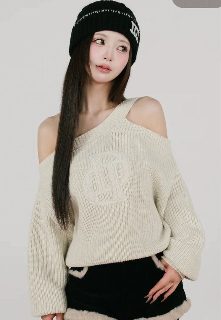 ケーブルロゴアシメニットトップス　Darich IVO