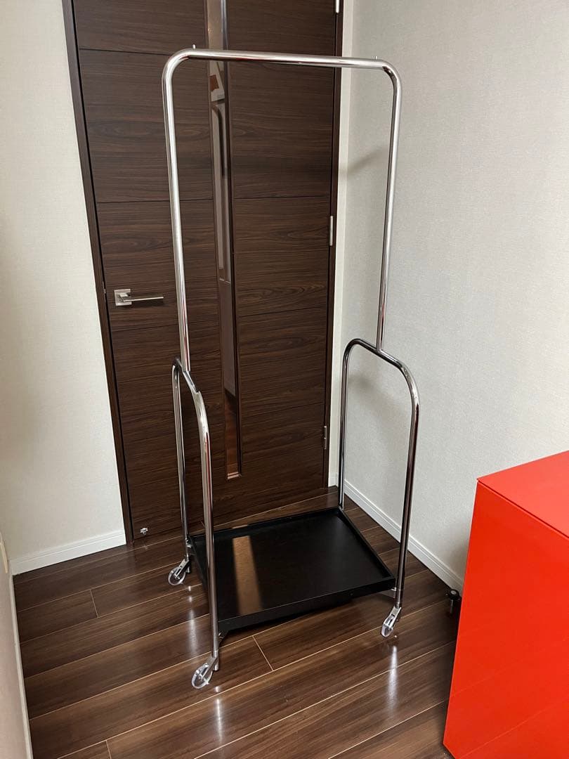 C assina IXC. STRUT ストラットハンガーラック