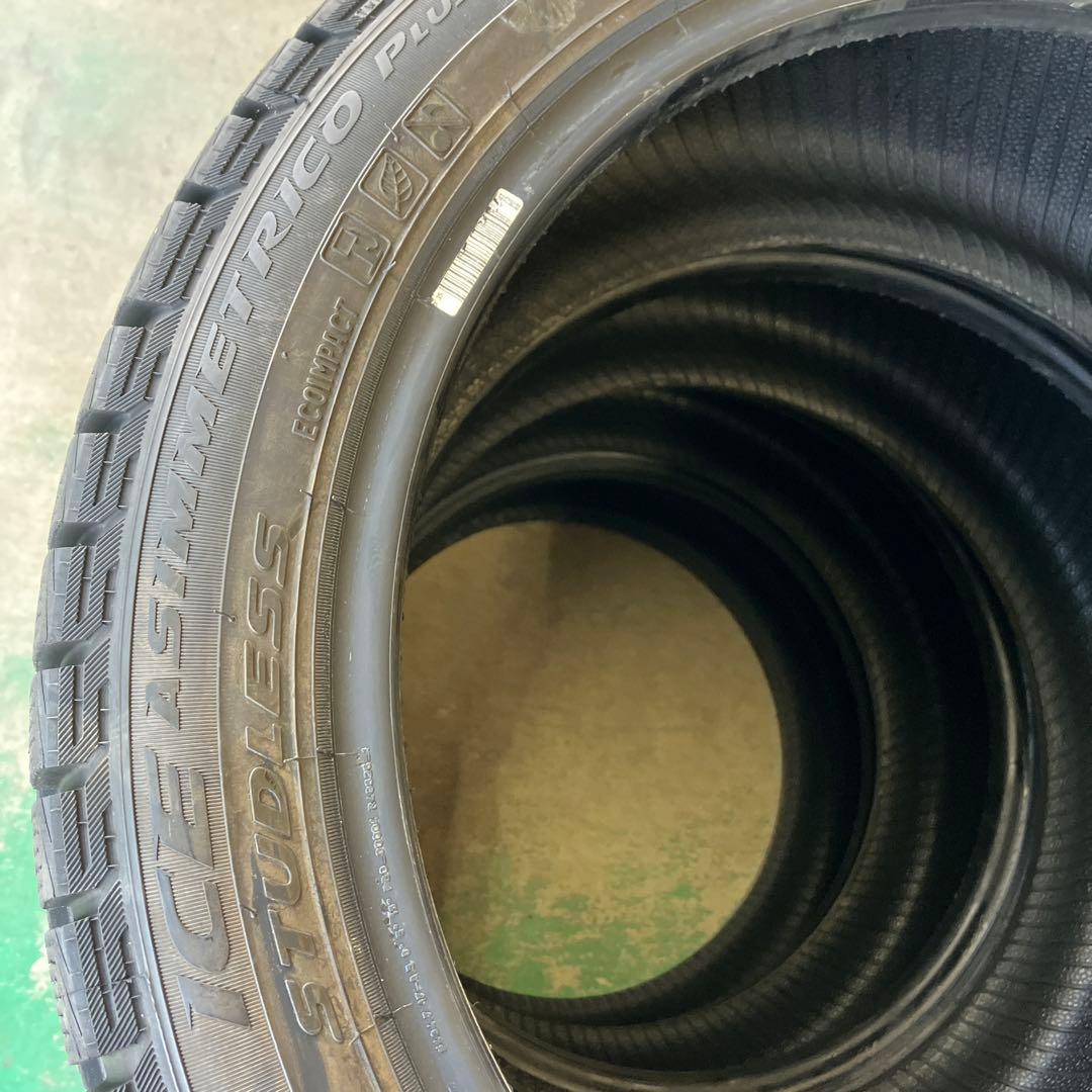 ピレリ　アイスアシンメトリコ 215/45R17 18年製 4本セット