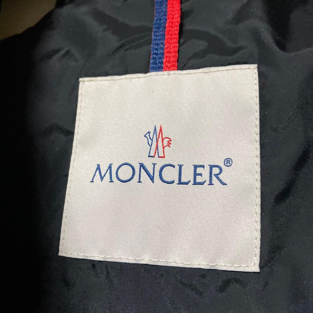 値下げ　MONCLER ブラック ダウンジャケット フード付き