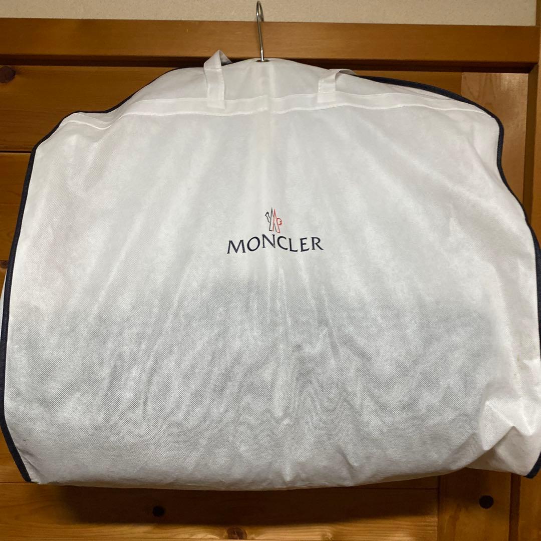 値下げ　MONCLER ブラック ダウンジャケット フード付き