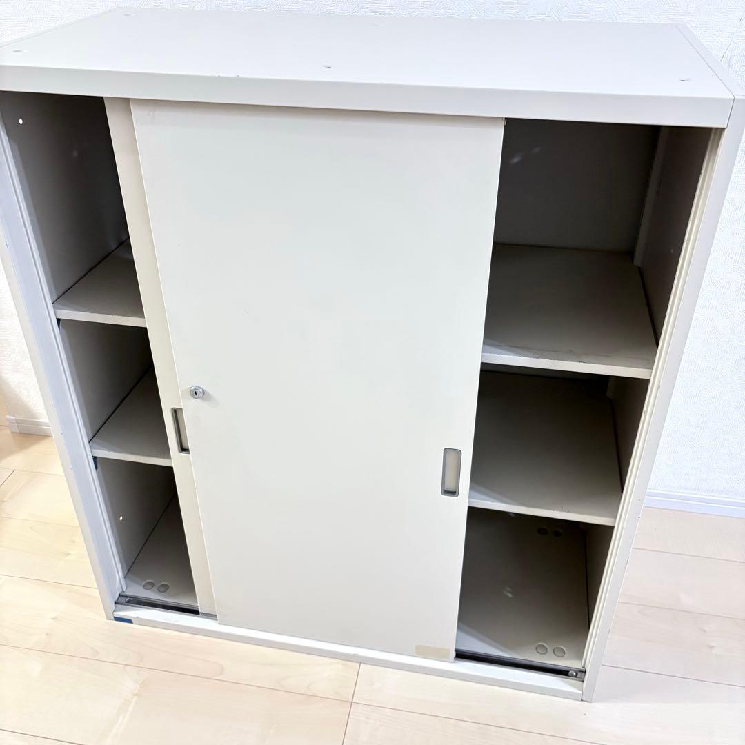 オカムラ　書庫　オフィス　ローキャビネット　キャビネット　A4 鍵付き