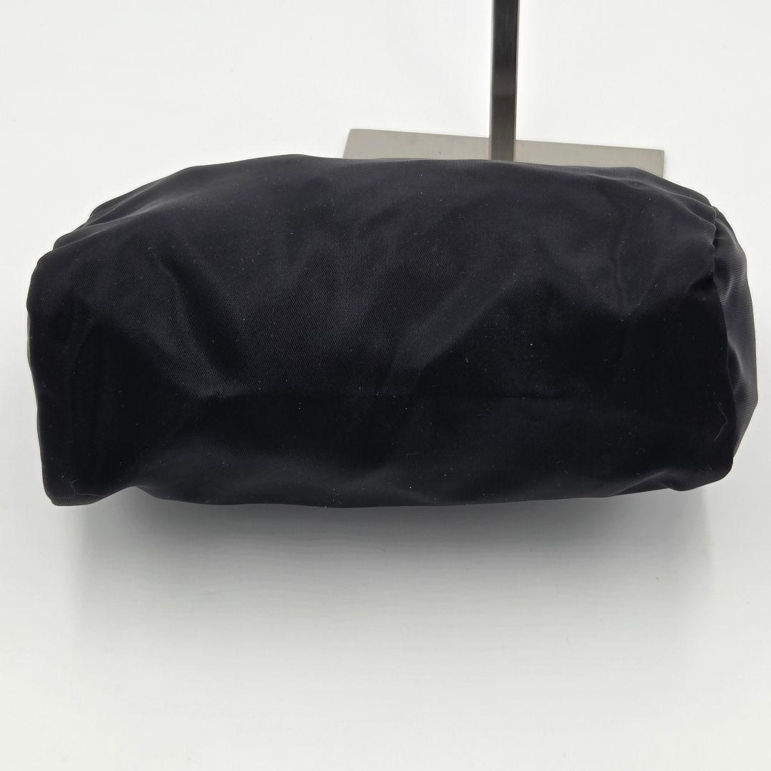 【極美品】PRADA ブラック ナイロン ポーチ　未使用級　プラダ