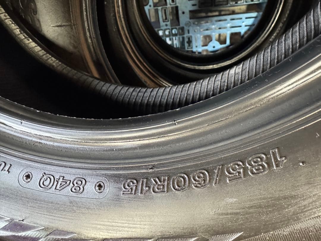 タイヤ・ホイール (483)185/60R15 BRIDGESTONE BLIZZAK VRX2
