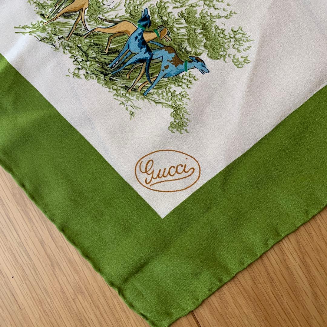Gucci シルクスカーフ 80センチ