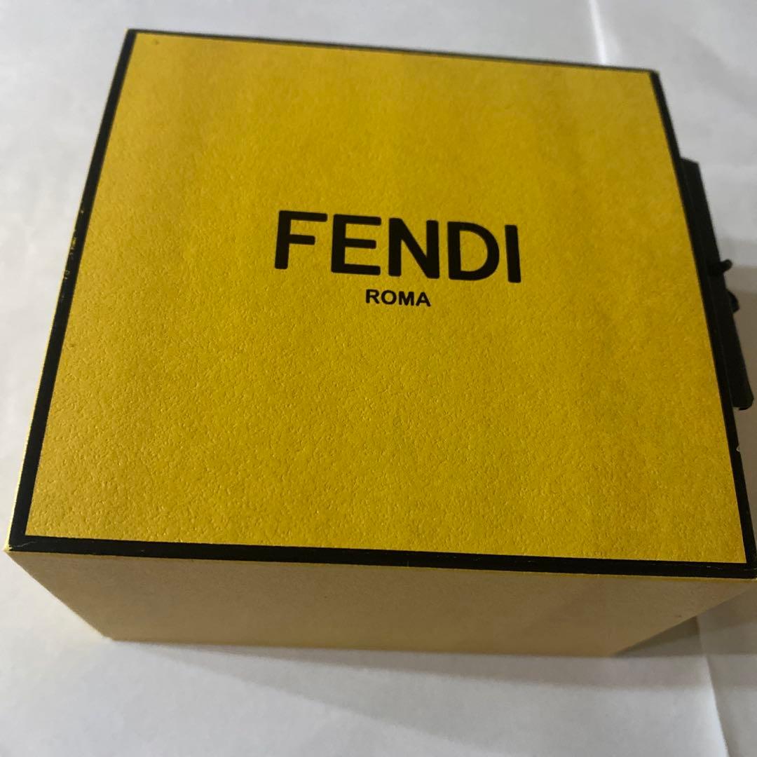 美品　フェンディ　エフイズフェンディブレスレット　ゴールド