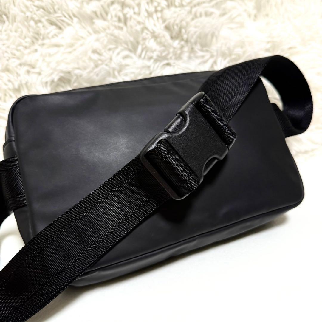 美品 DIESEL ディーゼル ボディバッグ ブラック 黒 ビッグロゴ