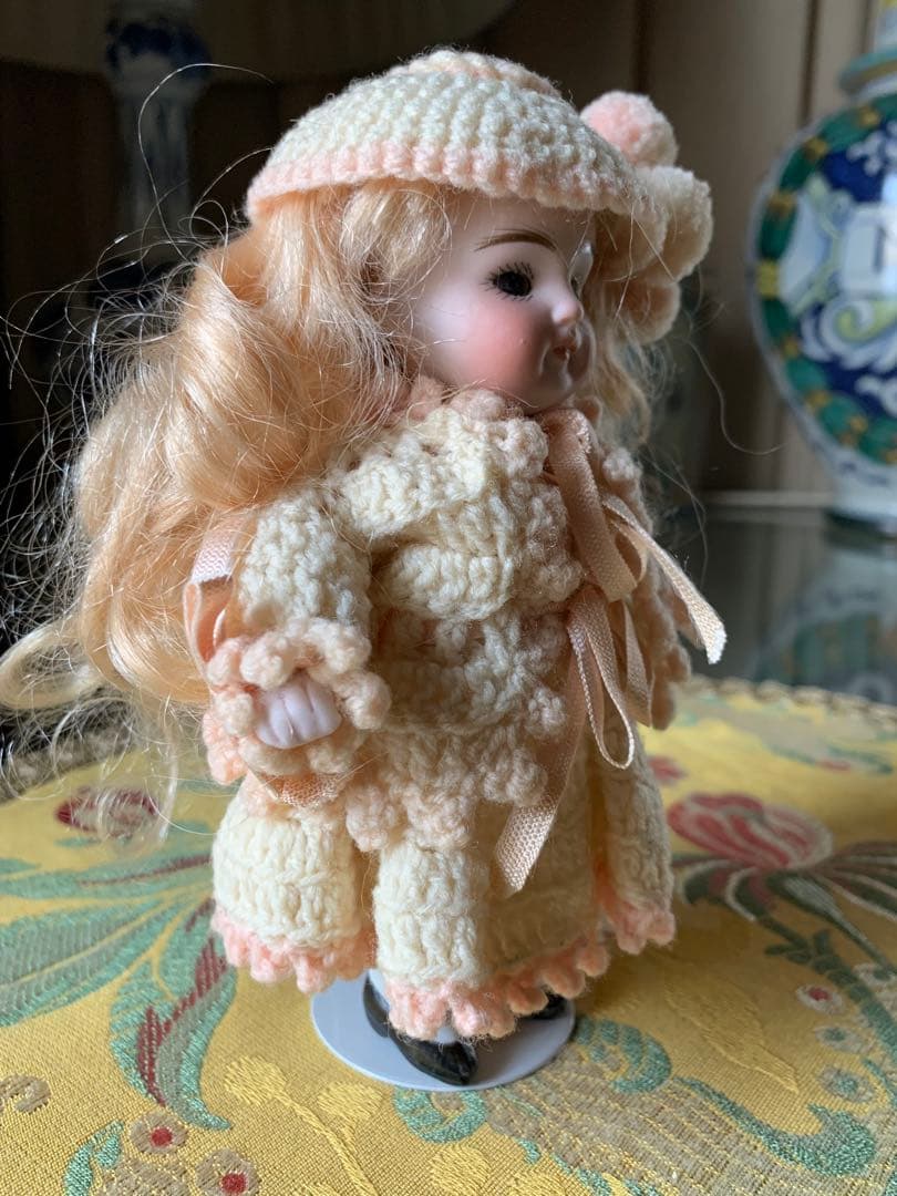 ミニョネット　ビスクドール毛糸の帽子を被った可愛い女の子！15㎝