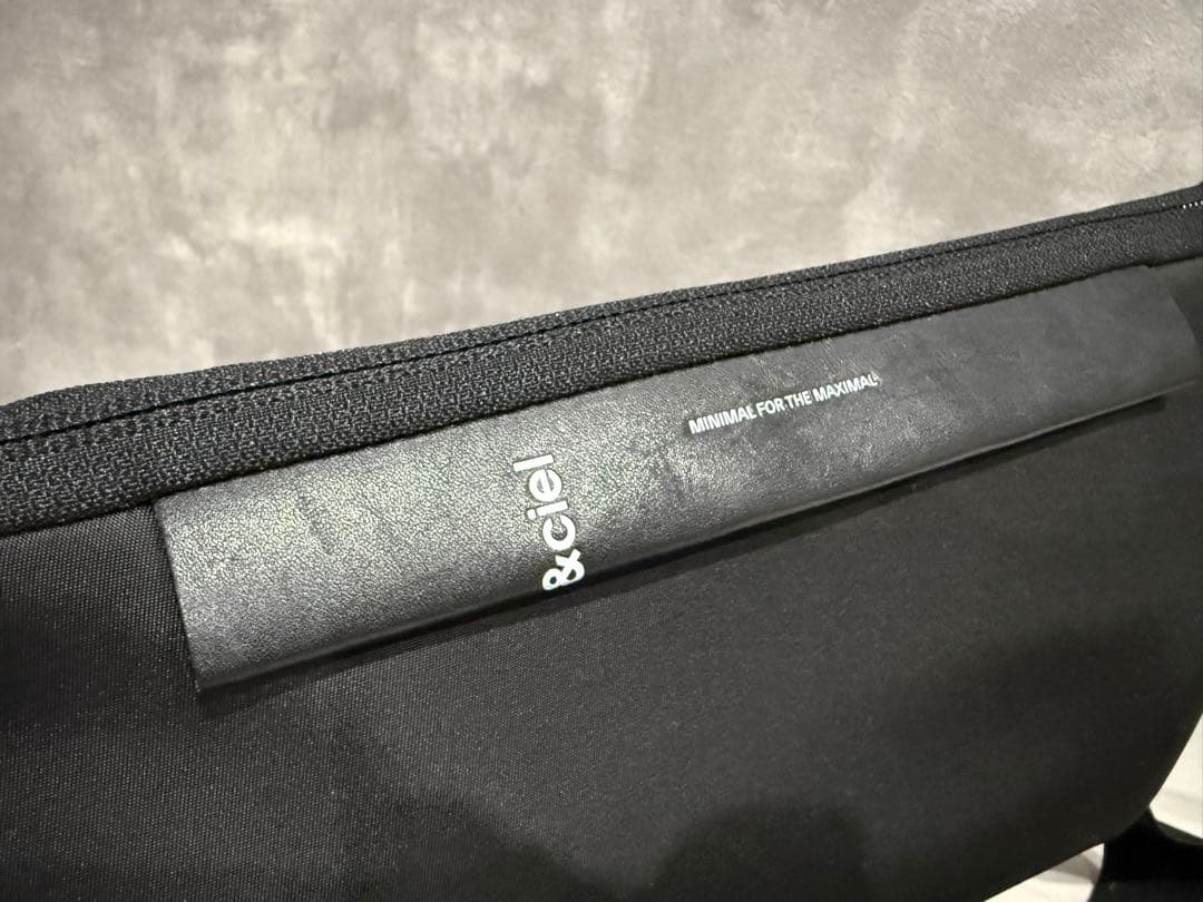 [コート&シエル] Isarau XS Sleek Black ブラック