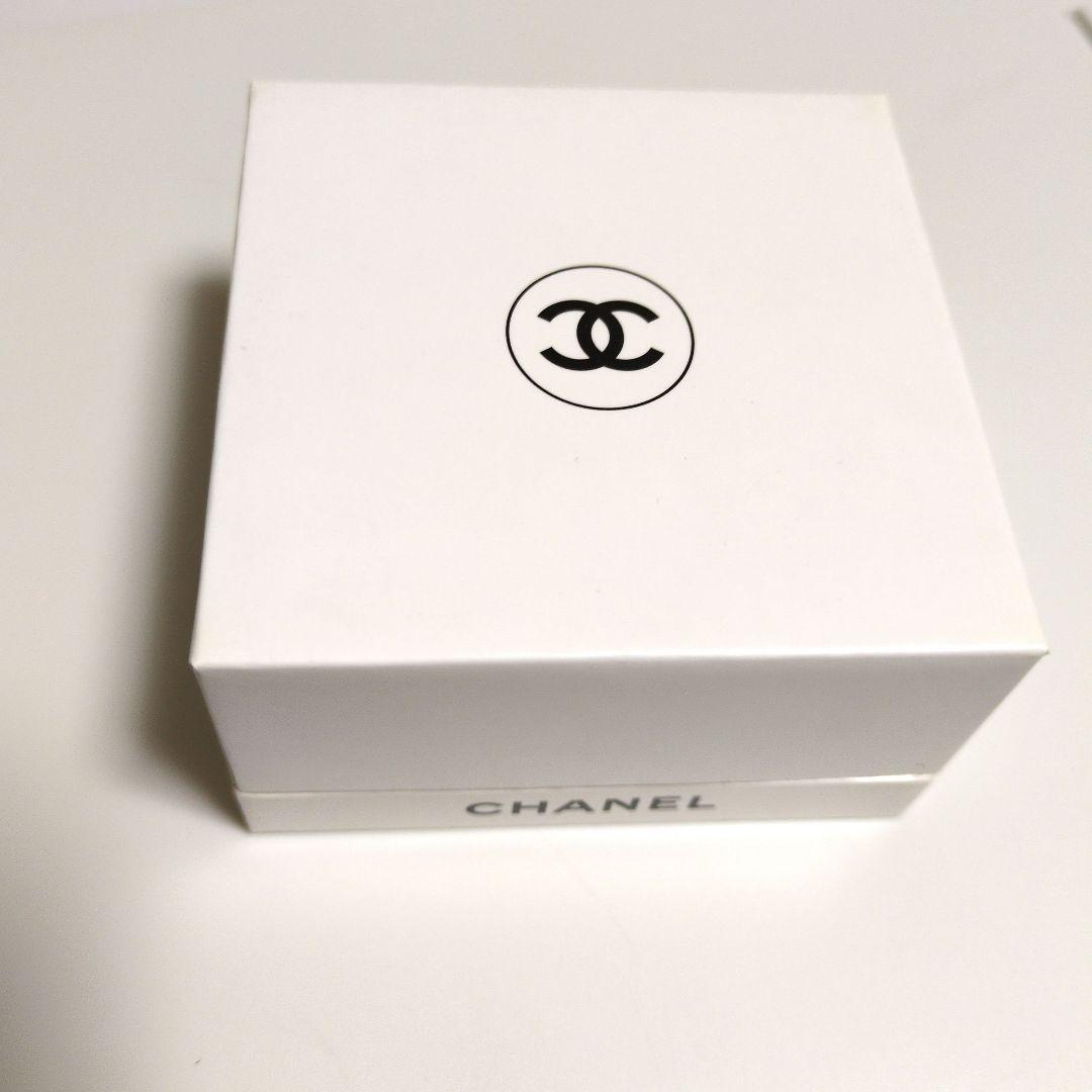 Chanel 花型置物 ホワイト 陶器