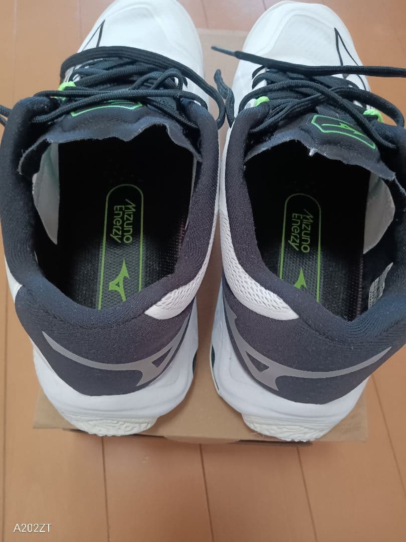 値下げ☆Mizuno バレーボールシューズ ホワイト/ブラック/グリーン24cm