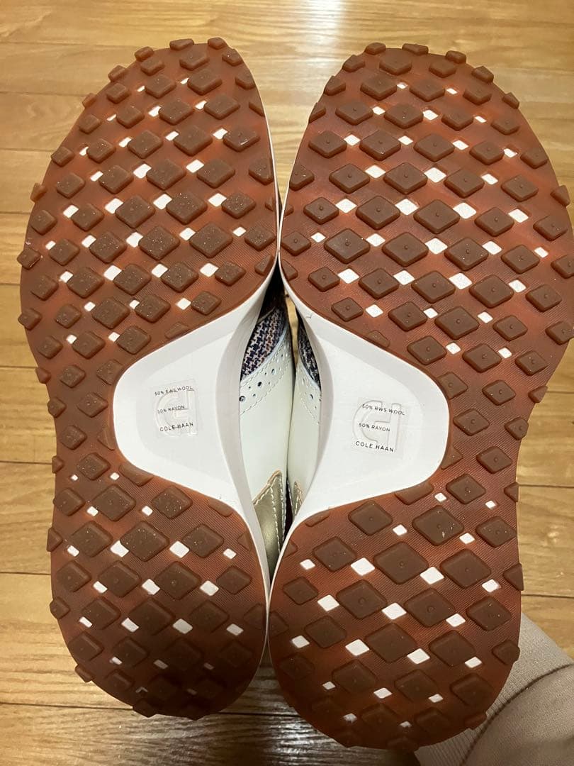 COLE HAAN スニーカー　24.5㎝