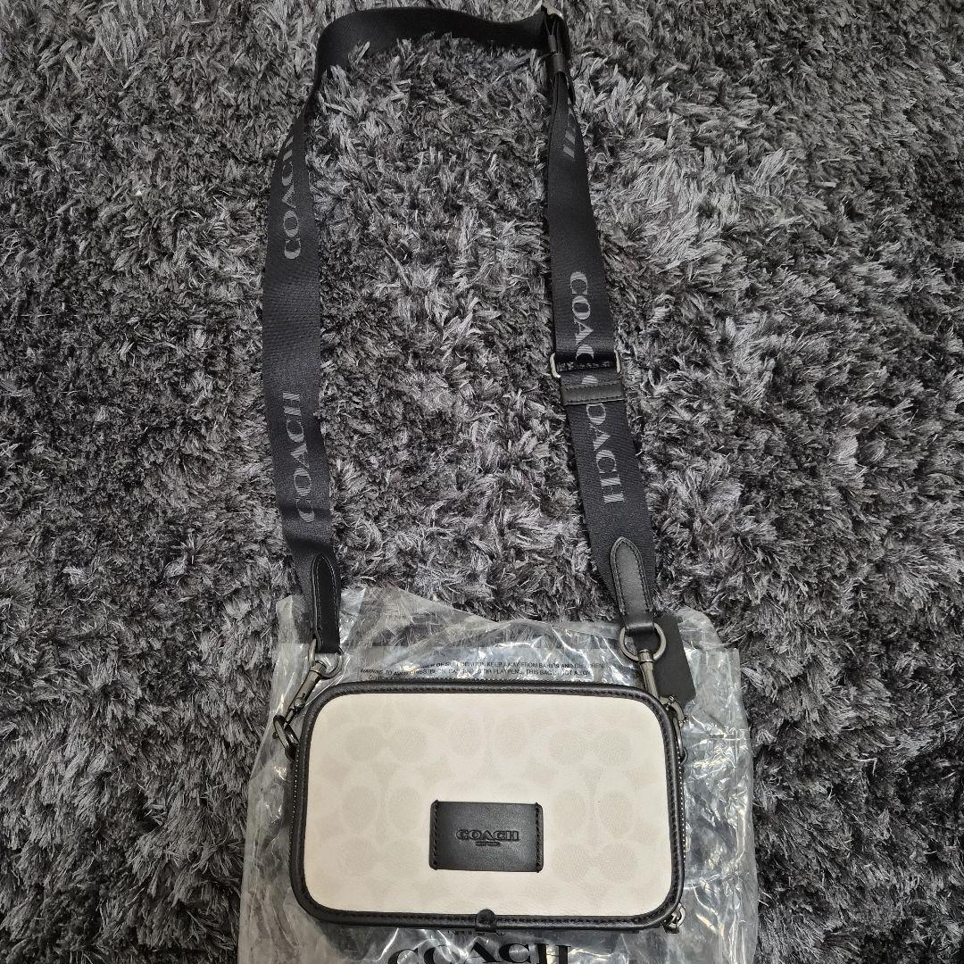 COACH ワイアット クロスボディバック新品同様未使用品