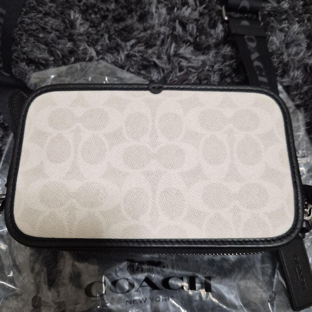 COACH ワイアット クロスボディバック新品同様未使用品