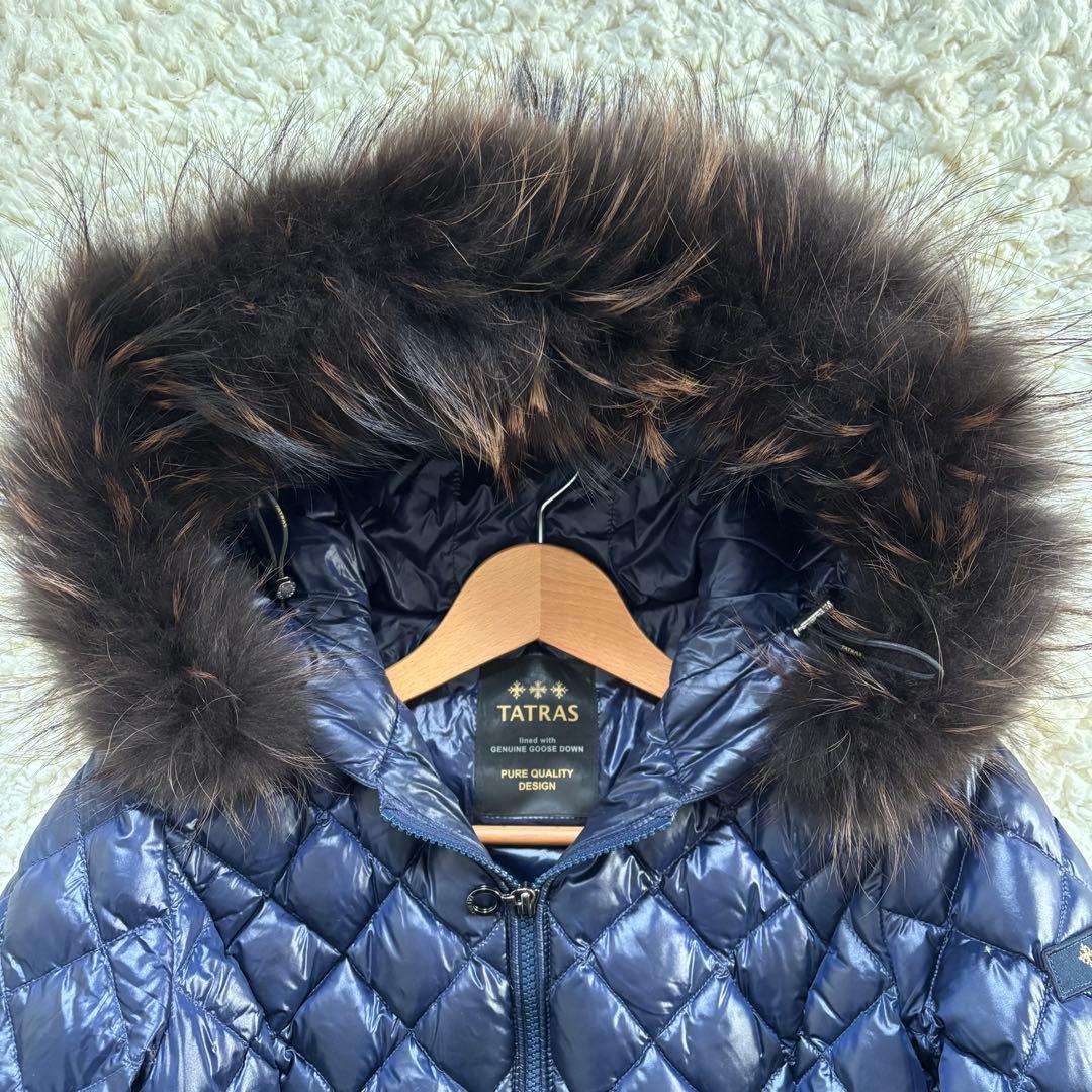 ぱどのん　タトラス ダウンコート 紺　02 Ｍ　ラクーンファー　ベルト