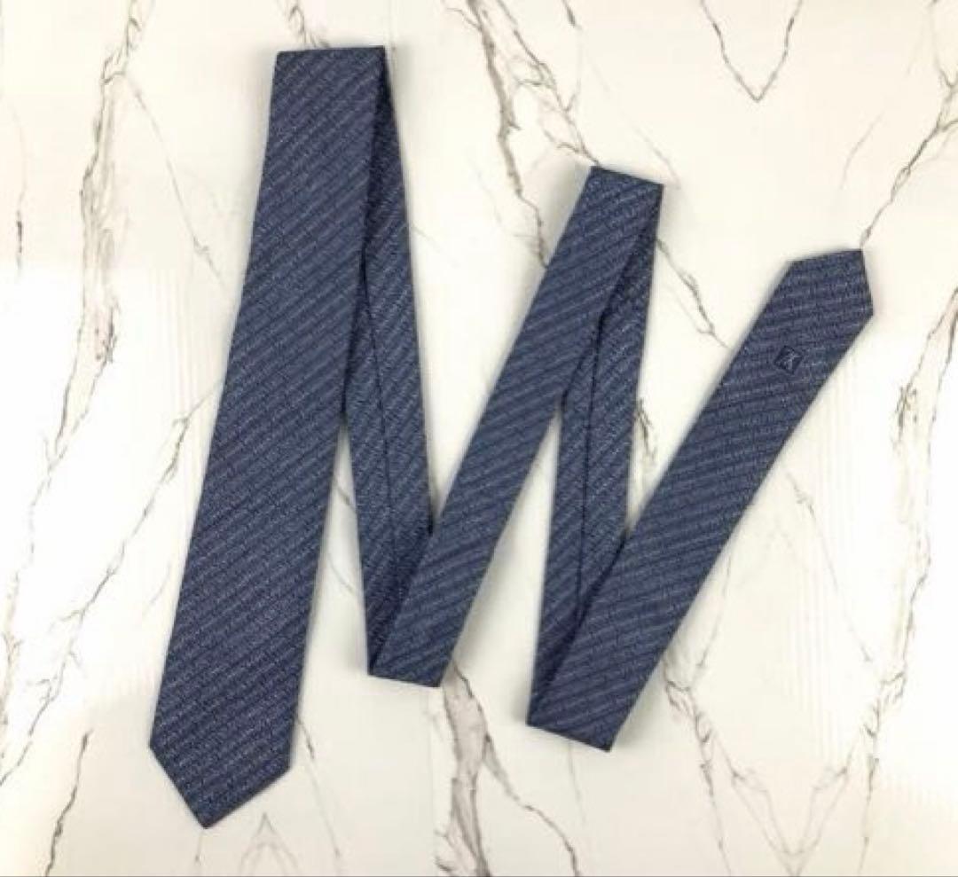 【超美品】ルイヴィトン　ネクタイ　LVロゴ総柄　ジャガード　ネイビー 大剣7cm