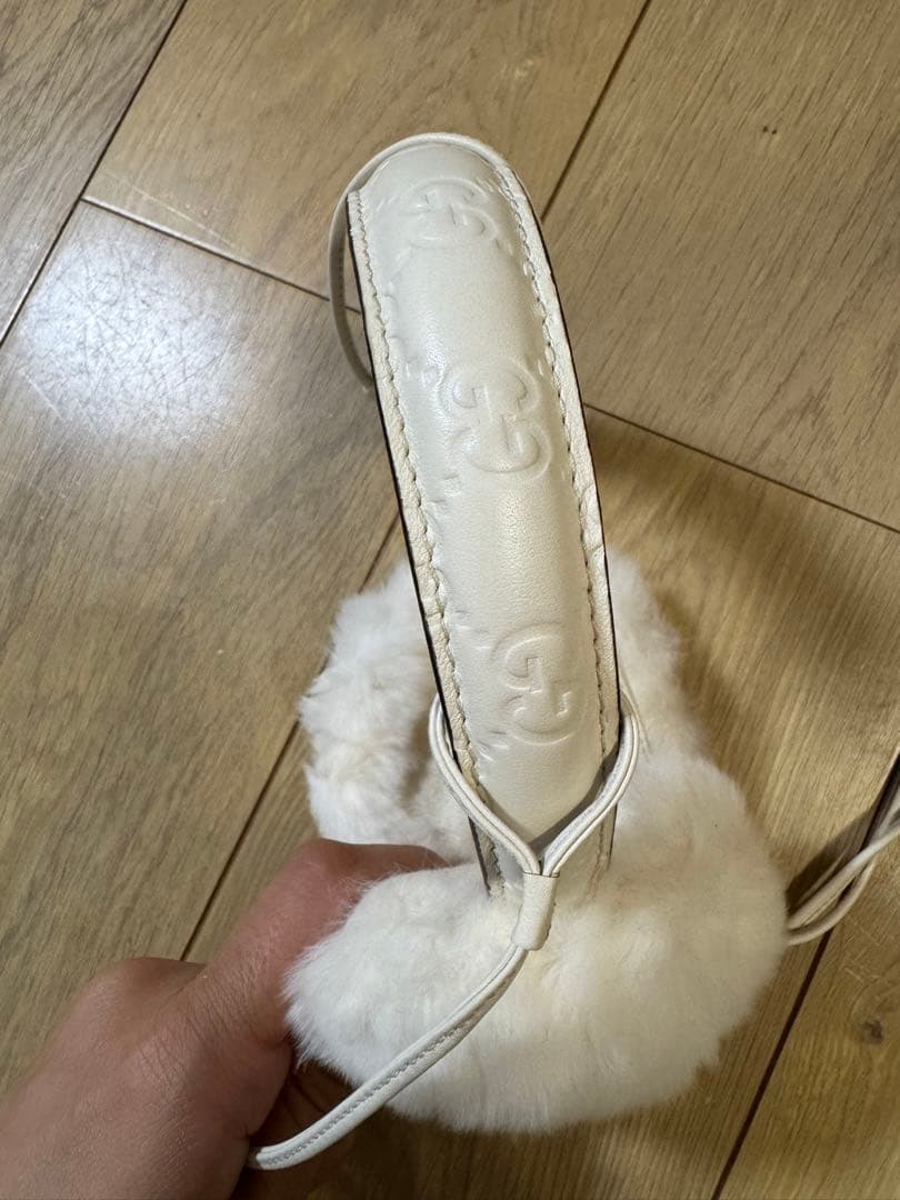 GUCCI GGロゴデザイン 耳あて ホワイト