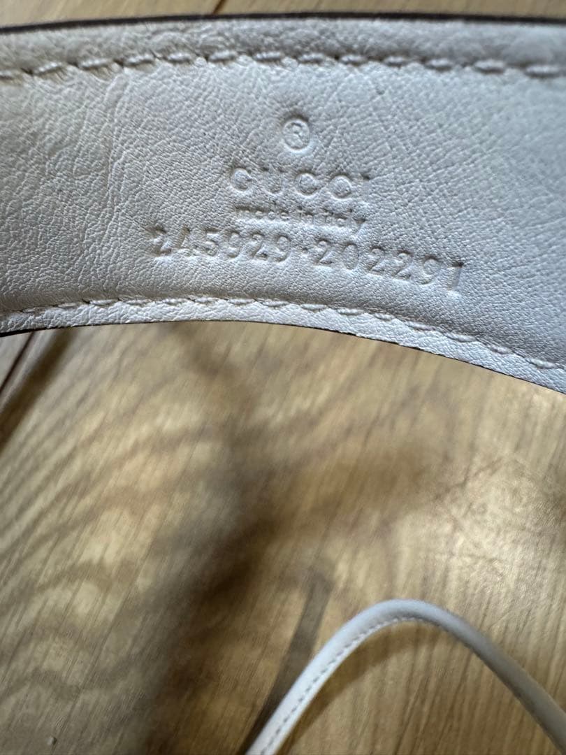 GUCCI GGロゴデザイン 耳あて ホワイト