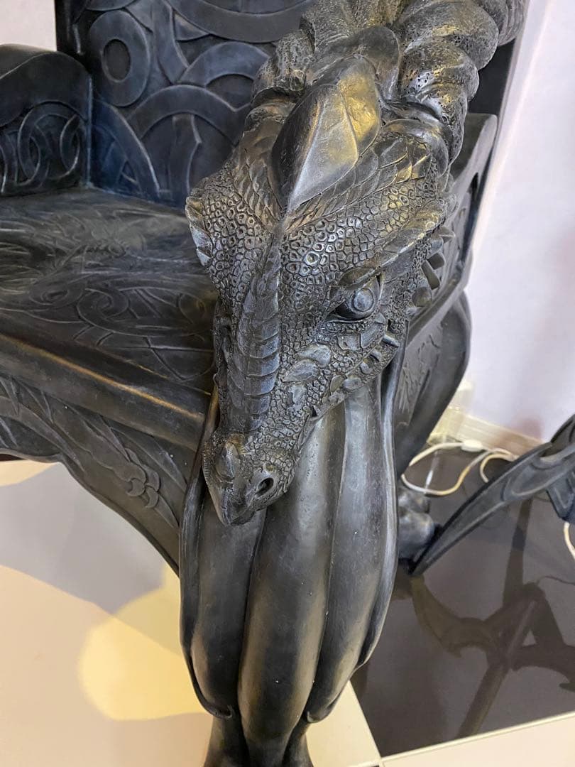 ドラゴンの椅子　飾ってただけで未使用