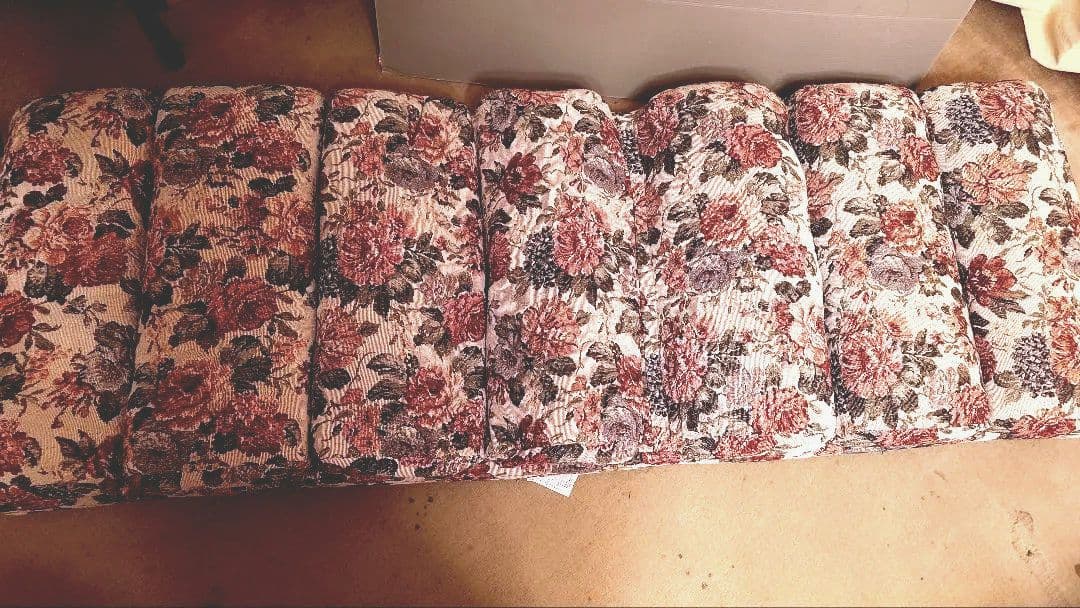 花柄座椅子