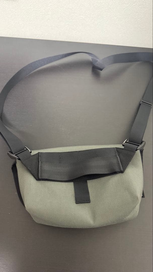 RESISTANT ショルダーバッグ　Hippo hanger