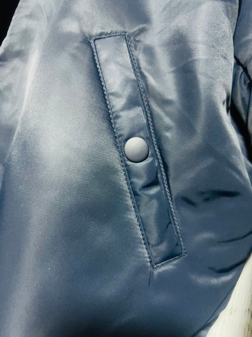 極名作 UNIQLO MA-1 2wayフライトジャケット 光沢 黒 紺 短丈