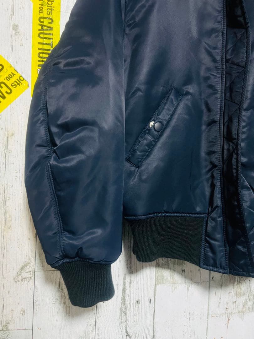極名作 UNIQLO MA-1 2wayフライトジャケット 光沢 黒 紺 短丈