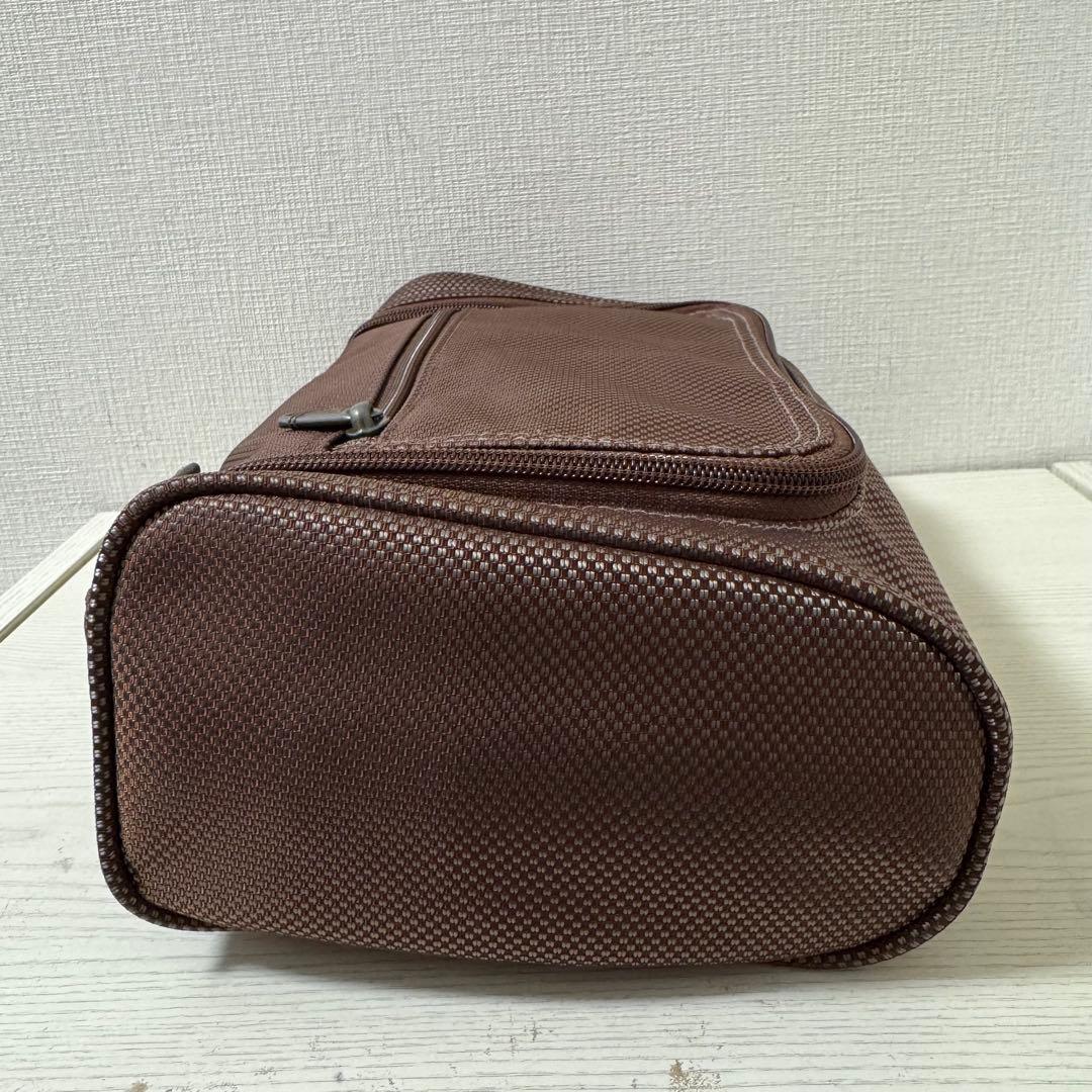 【新品同様】TUMI トゥミ トラベルキット ポーチ 22190 ブラウン