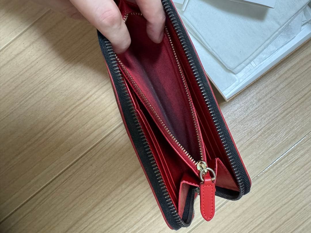 ルブタン財布