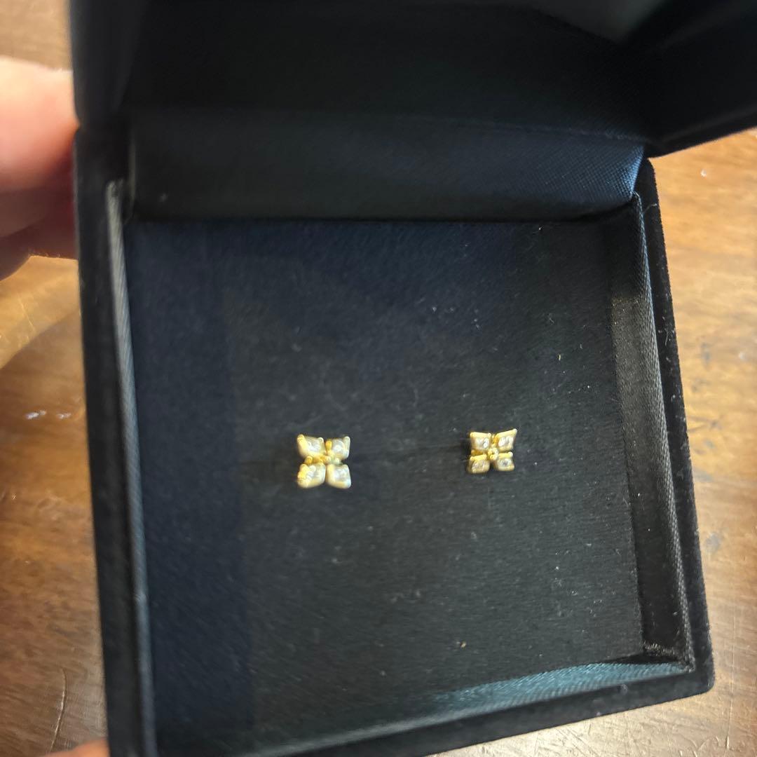 ジュエリーツツミ　ピアス　k18 ダイヤモンド　刻印あり