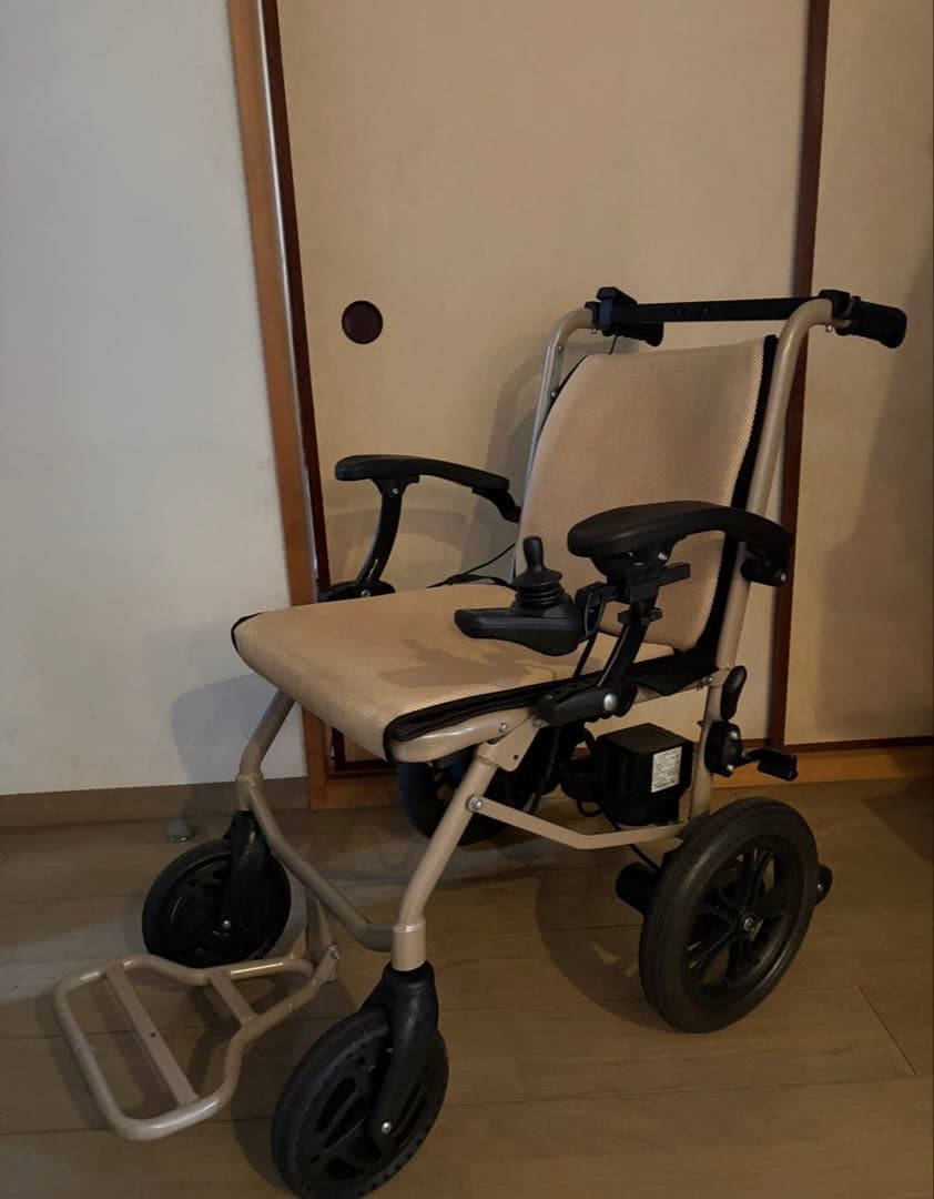 折り畳み　電動車椅子（2つ難あり）