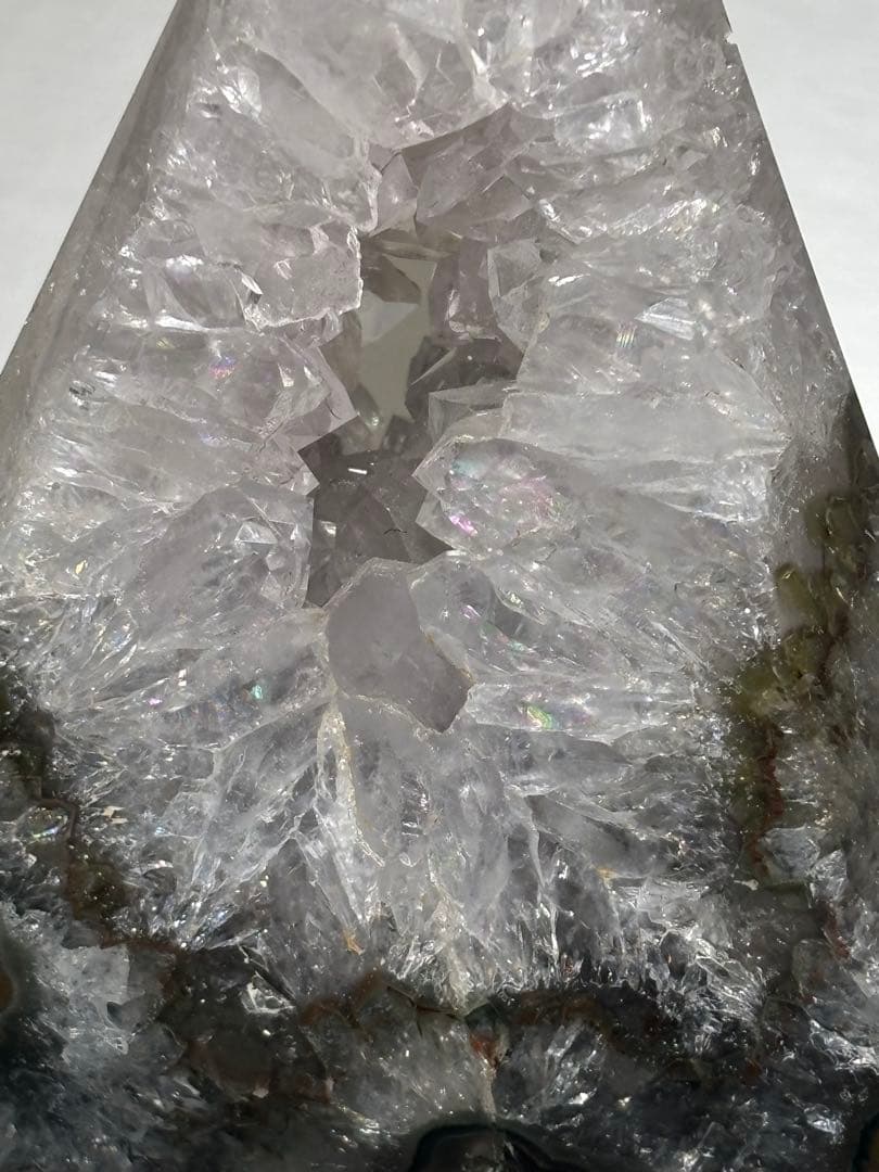 高品質　グリーンジャスパー　スタラクタイト　水晶共生　置物　ジオード　464g