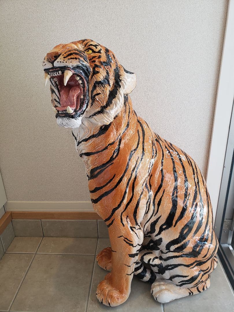 イタリア製　虎の陶器