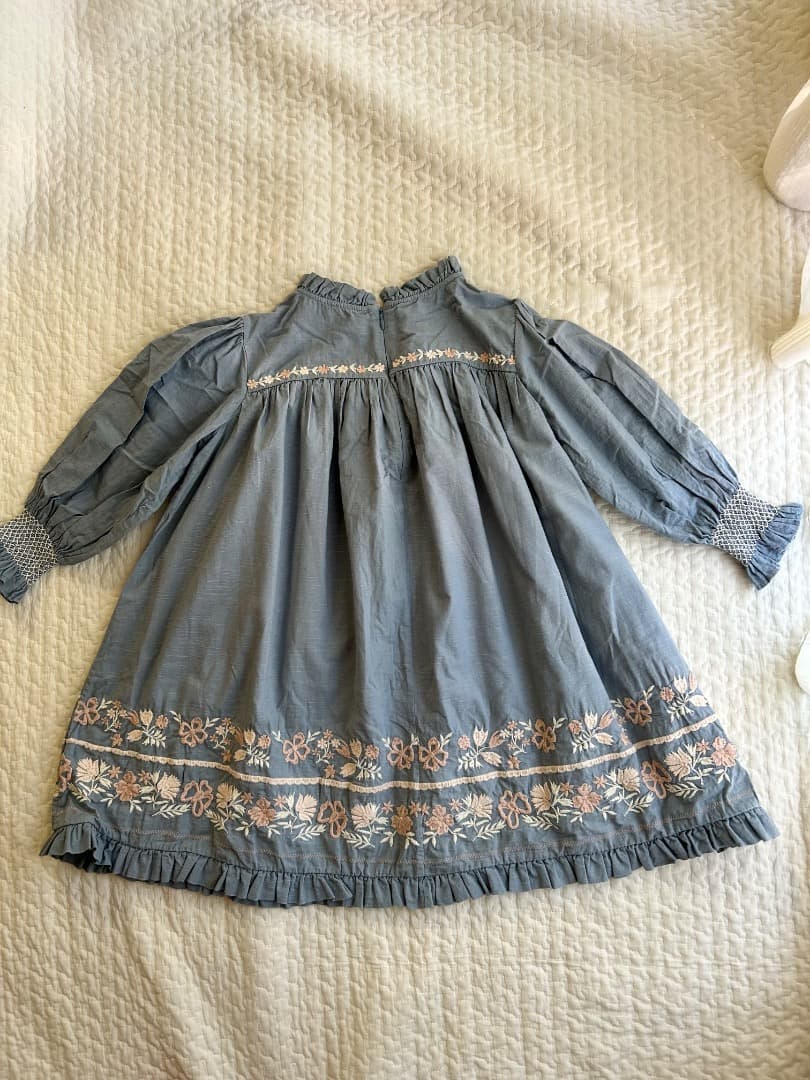 Apolina 刺繍入りブルーのチュニック