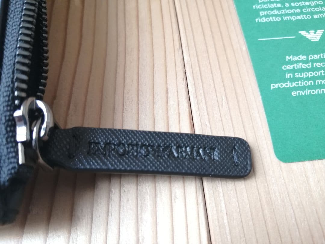 EMPORIO ARMANI　ネックストラップ　財布　スマホケース