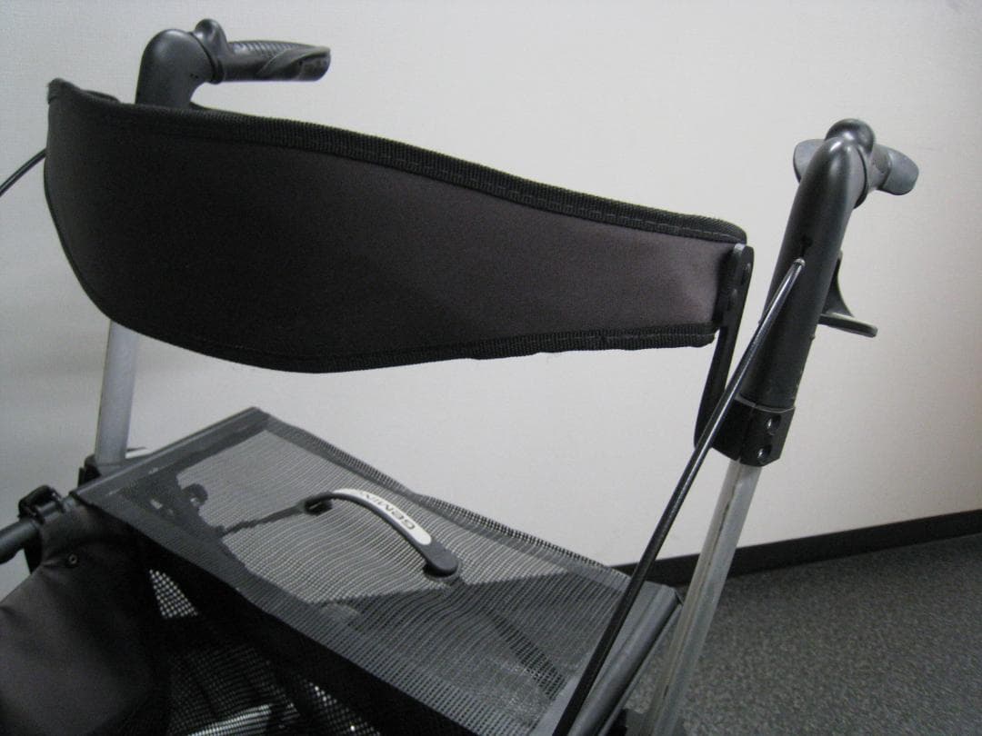 ハンディウォークＬ　GEMINO 30 歩行器 歩行車 パナマウントベッド ①