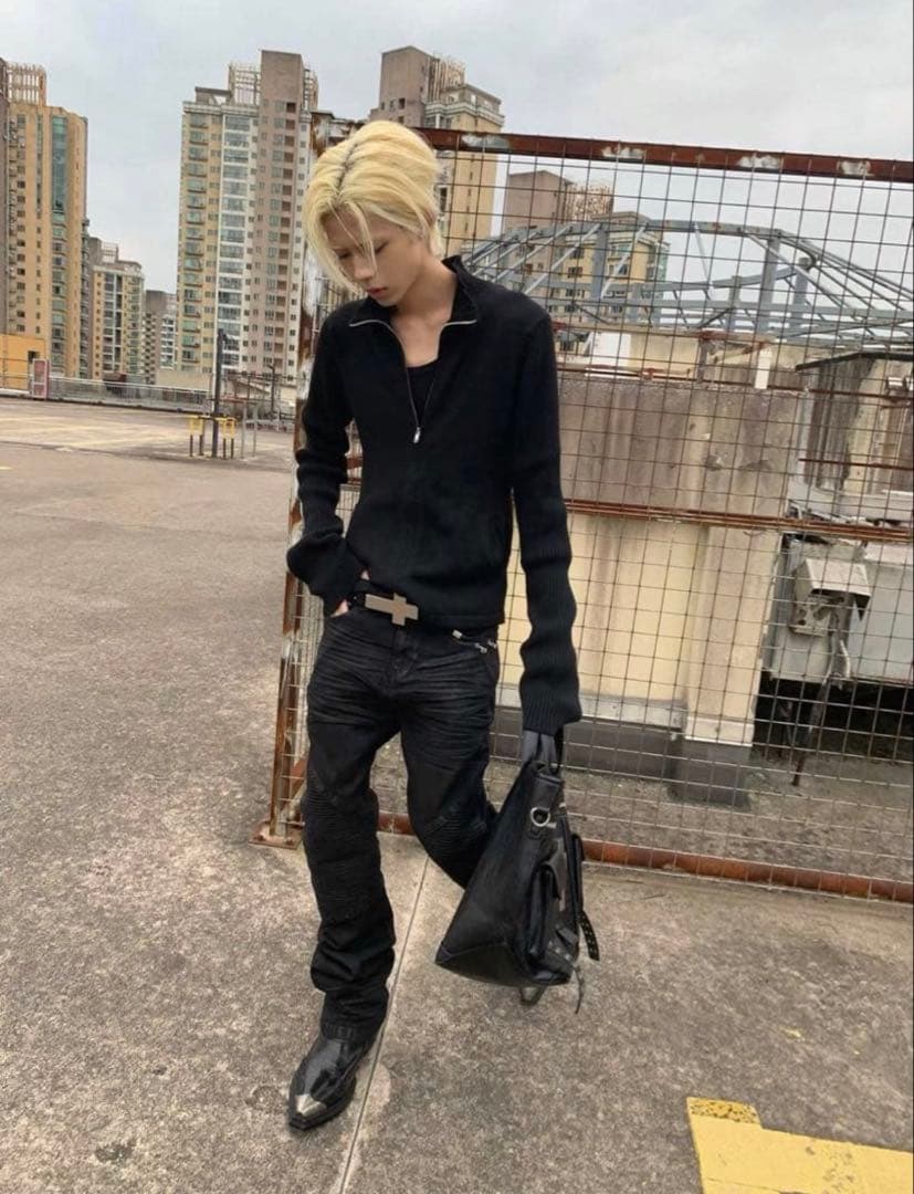 REBEL WAVE ╋ CRACKED LEATHER RIVET BELT