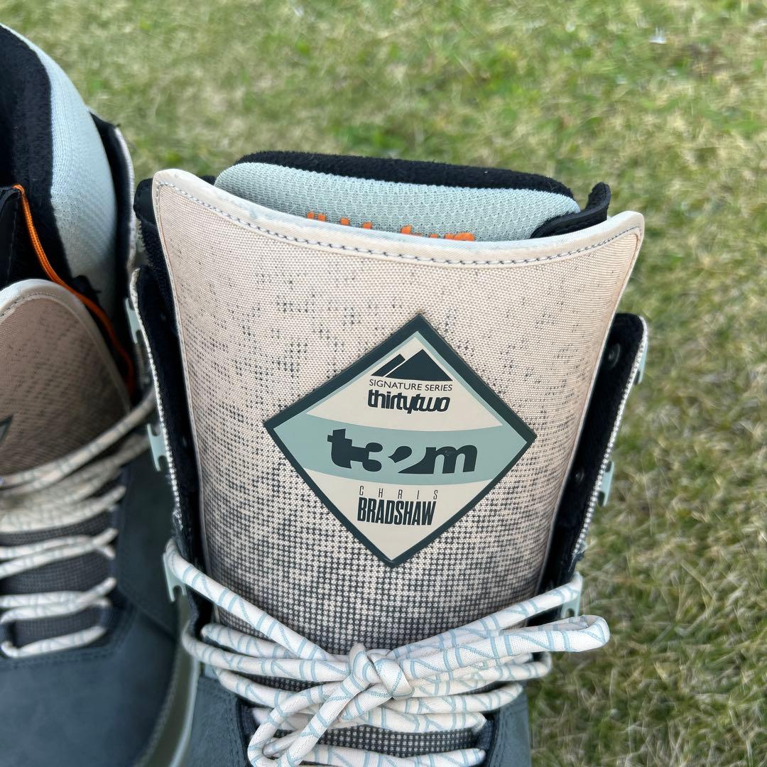 23-24 THIRTYTWO LASHED BRADSHAW スノボーブーツ
