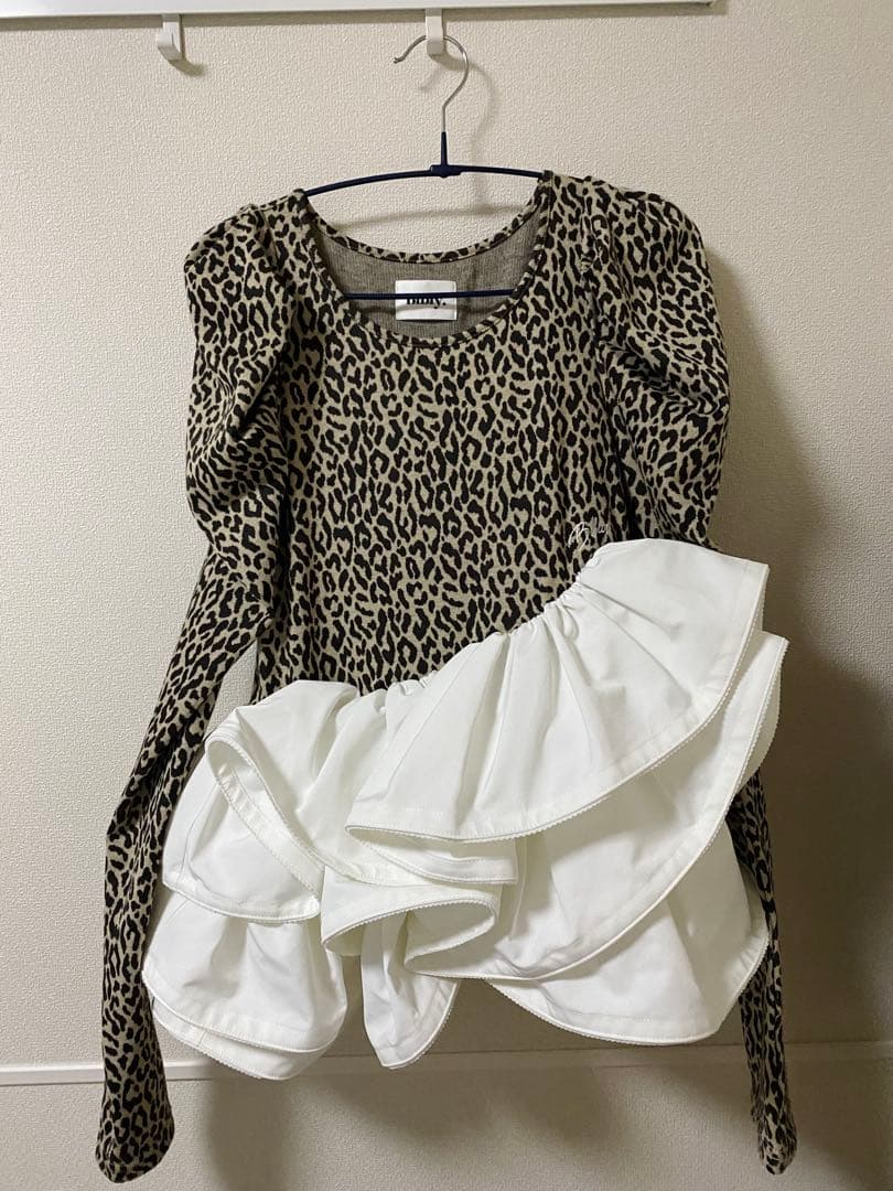 【正規品】Bibiy. EFFIE PEPURAMU LEOPARD TOP