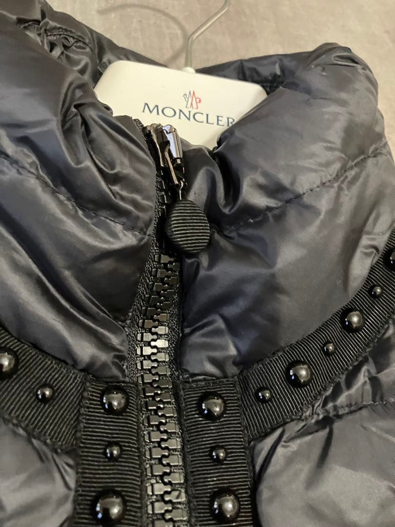 Moncler モンクレール　デザインの素敵なダウンジャケット