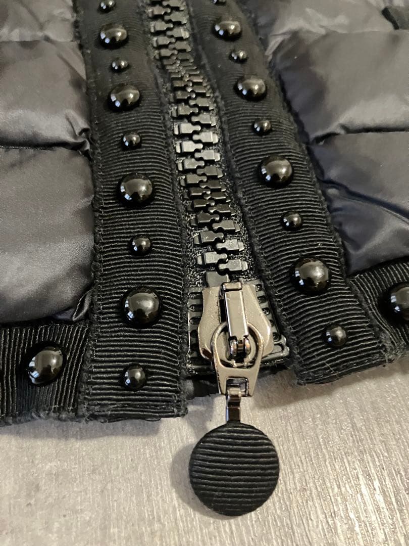 Moncler モンクレール　デザインの素敵なダウンジャケット