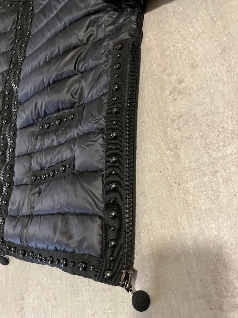 Moncler モンクレール　デザインの素敵なダウンジャケット