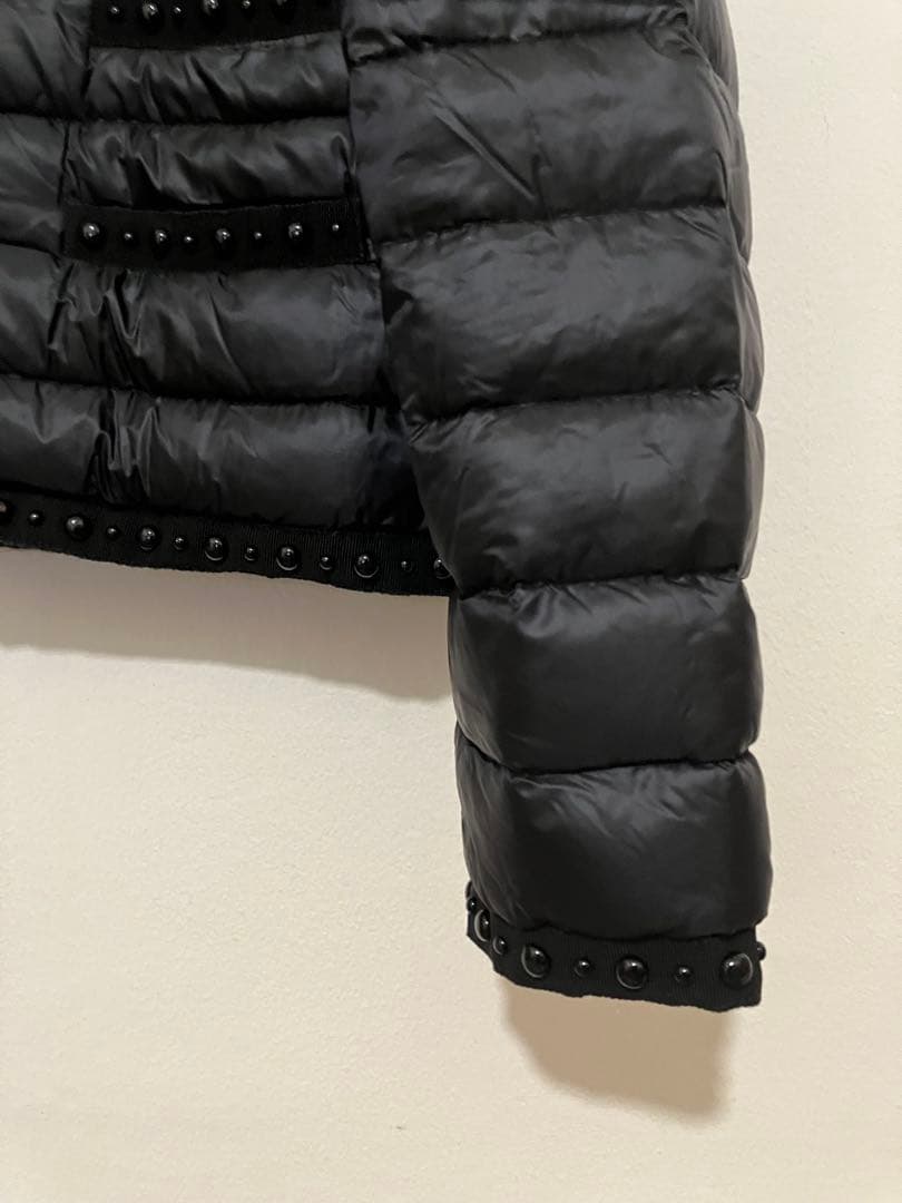Moncler モンクレール　デザインの素敵なダウンジャケット