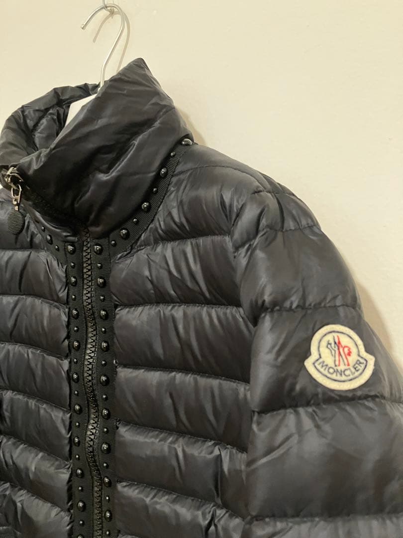Moncler モンクレール　デザインの素敵なダウンジャケット
